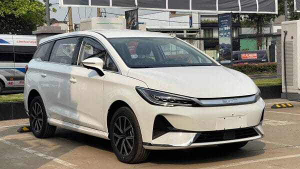 BYD M6 - Ảnh 2